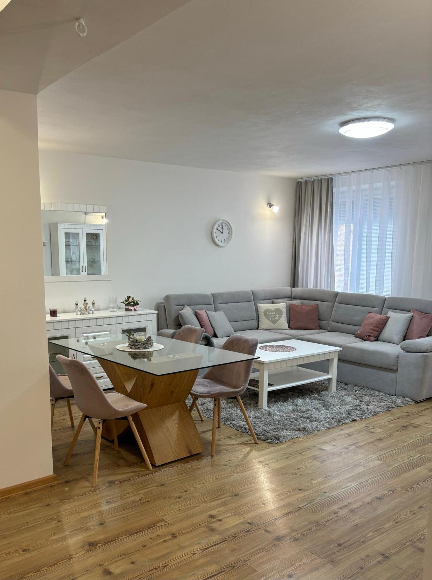 City Heart Luxury Apartment Nové Zámky Exteriér fotografie